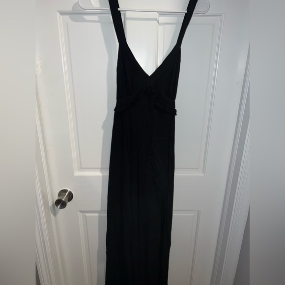 Forever 21 Dresses & Skirts - Forever 21 Cross Back Black Maxi Dress